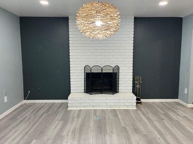 Building Photo - 5708 Cochran Dr