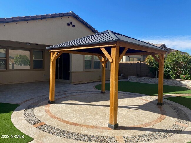 Building Photo - 7218 W Pinnacle Vista Dr