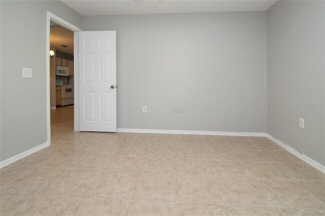 Building Photo - 8932 Manor Loop