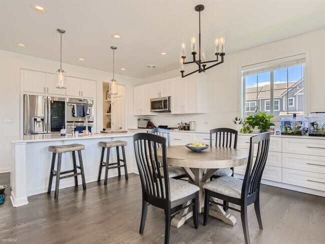 Building Photo - 5 br, 4 bath House - 664 Tiger Lily Way