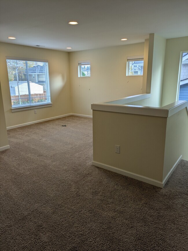 Building Photo - 27333 15th Ct S