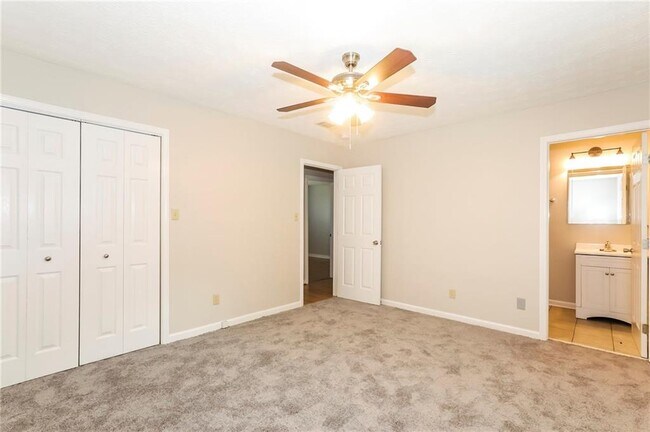 Building Photo - 1881 Rose Garden Ln