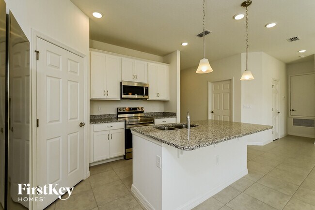 Building Photo - 315 Corbel Ln