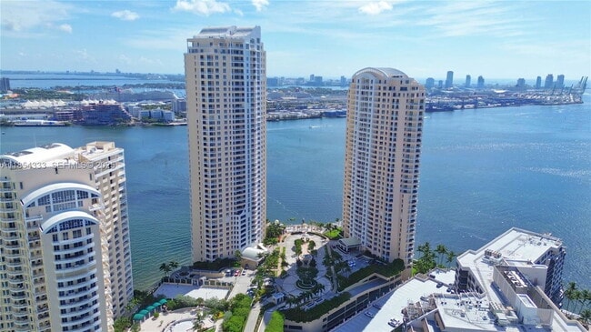 Building Photo - 848 Brickell Key Dr
