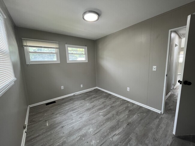 Building Photo - 2552 Sarvis Ct