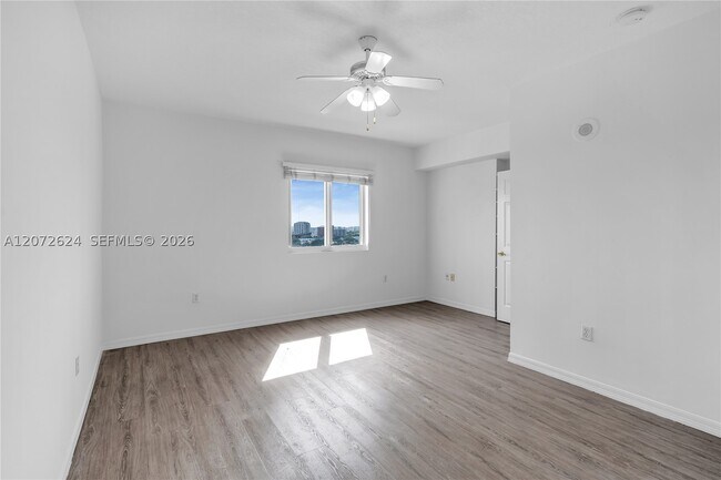 Building Photo - 3500 Coral Wy