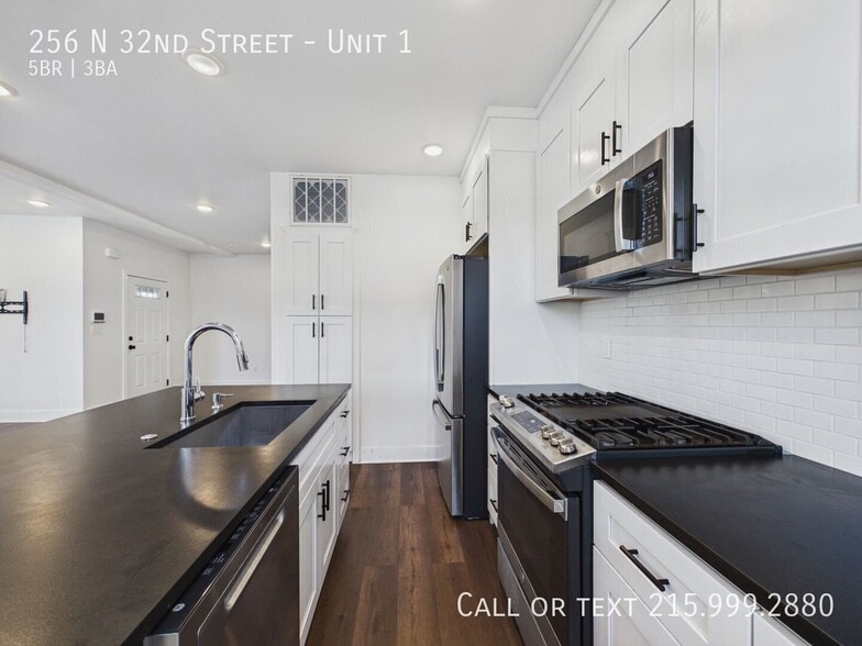 Building Photo - 256 N 32nd St