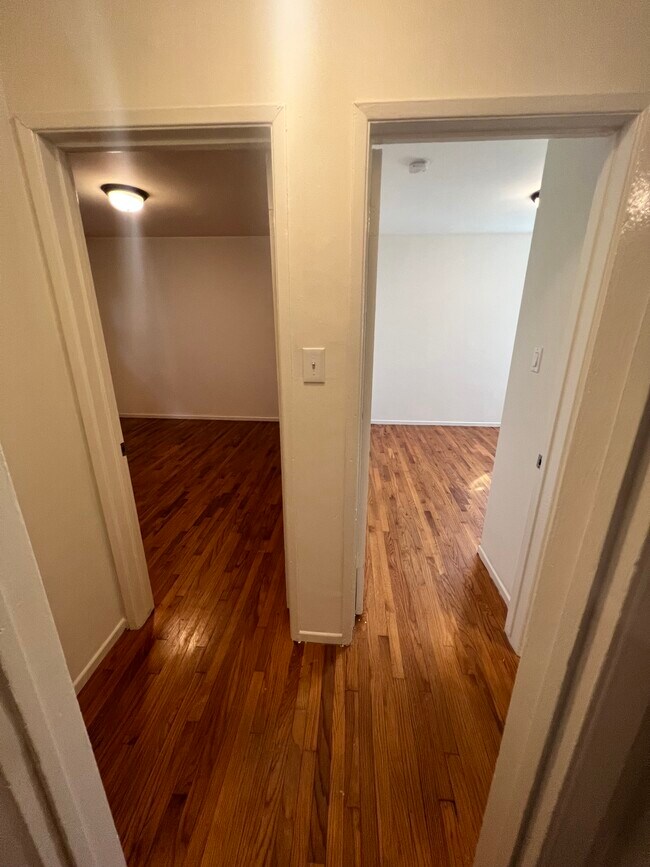 Building Photo - 647 Santa Clara Ave