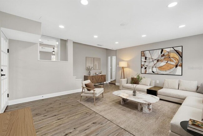 Building Photo - 3620 E Tampa Cir
