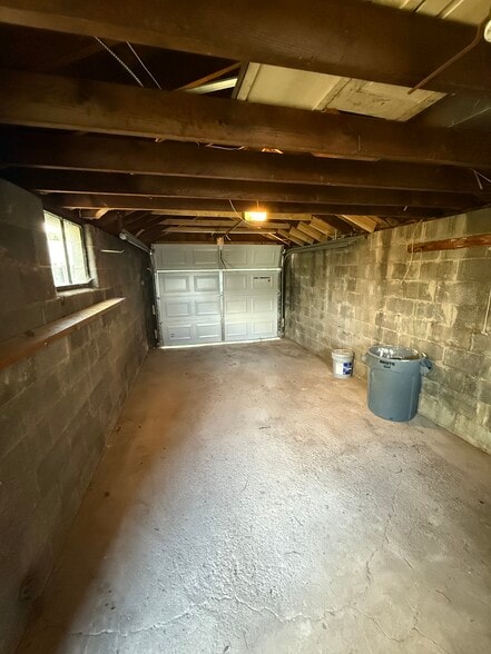 Garage - 2024 Perrysville Ave
