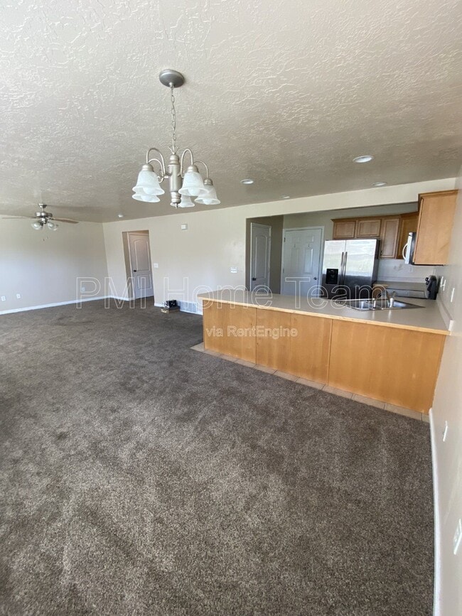 Building Photo - 433 N 3150 W