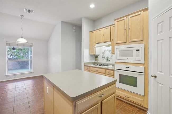 Building Photo - 4405 S Summercrest Loop