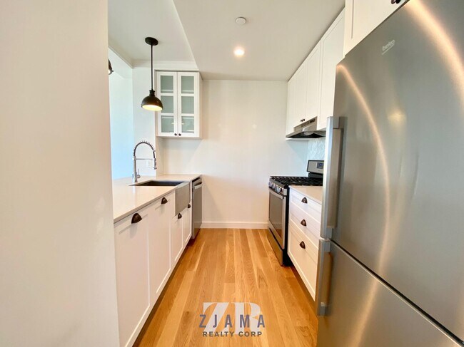 Building Photo - 409 Eastern Pkwy
