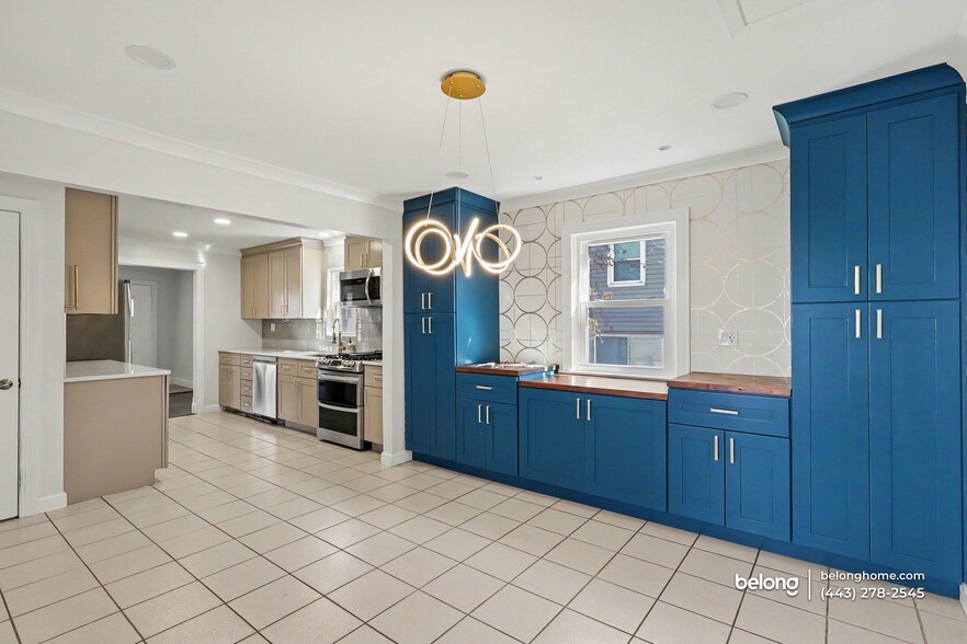 Building Photo - 5909 Berwyn Rd