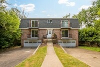 Building Photo - RENOVATED & READY FOR MOVE IN! 2-BEDROOM I...