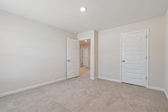 Building Photo - 1508 Brangus Dr