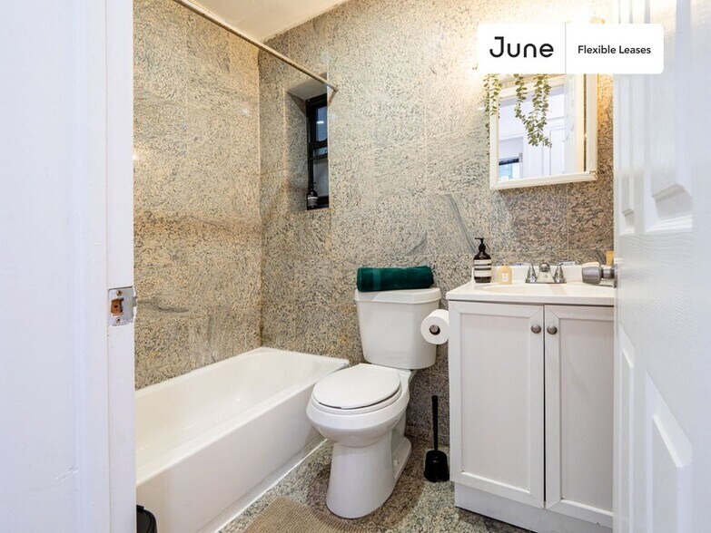 Building Photo - Modern ROOM at The Central Park West