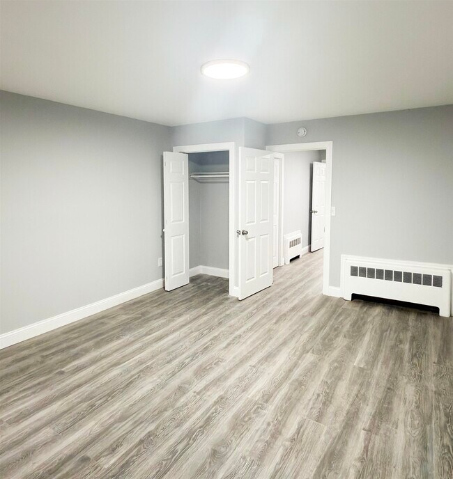 Building Photo - 552 38th St