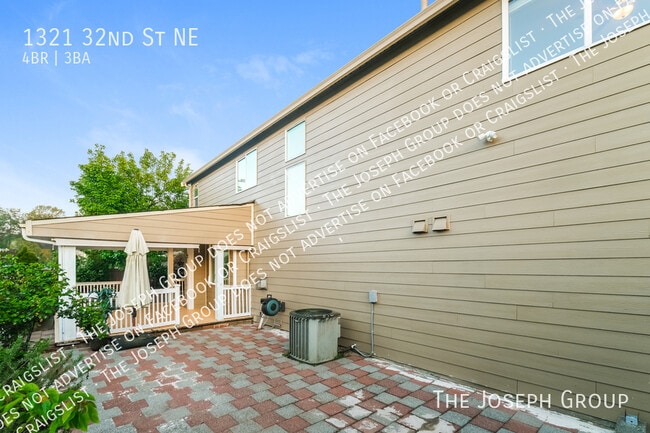Building Photo - 1321 32nd St NE