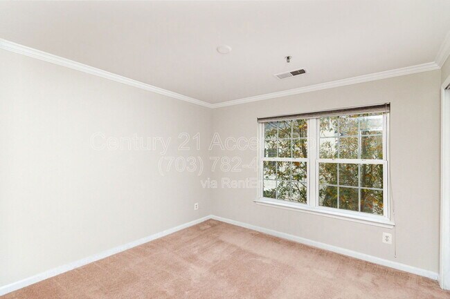 Building Photo - 8932 Milford Haven Ct