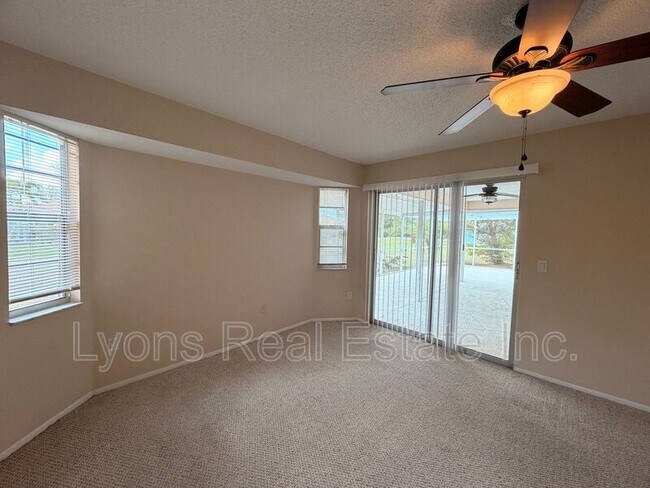 Building Photo - 25043 Palisade Rd