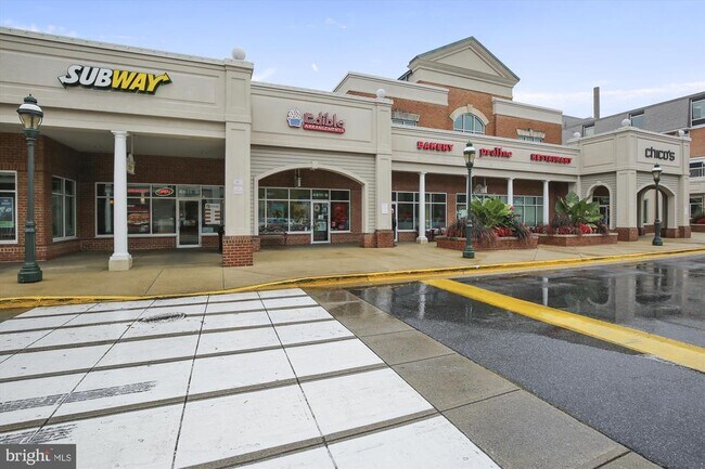 Building Photo - 4960 Sentinel Dr