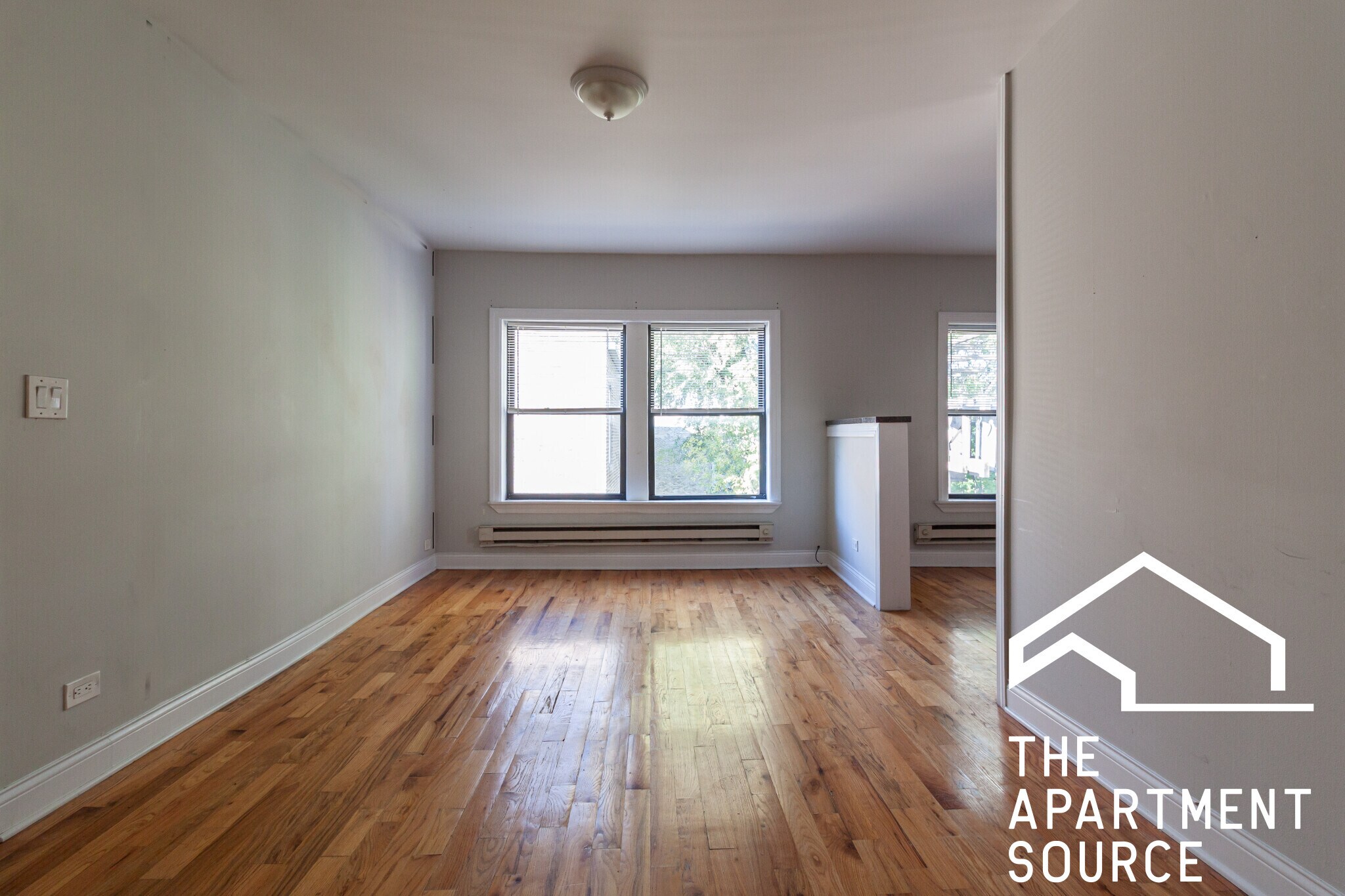 Building Photo - 630 W Cornelia Ave