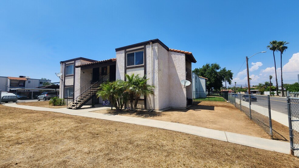 Building Photo - 15395 Sheila St