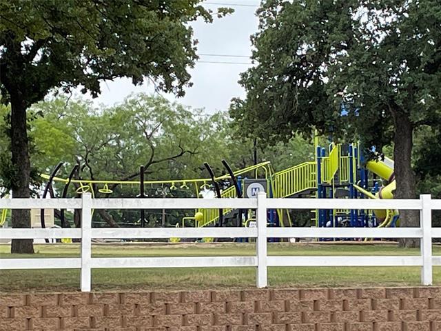 Building Photo - 2705 Cummings Dr