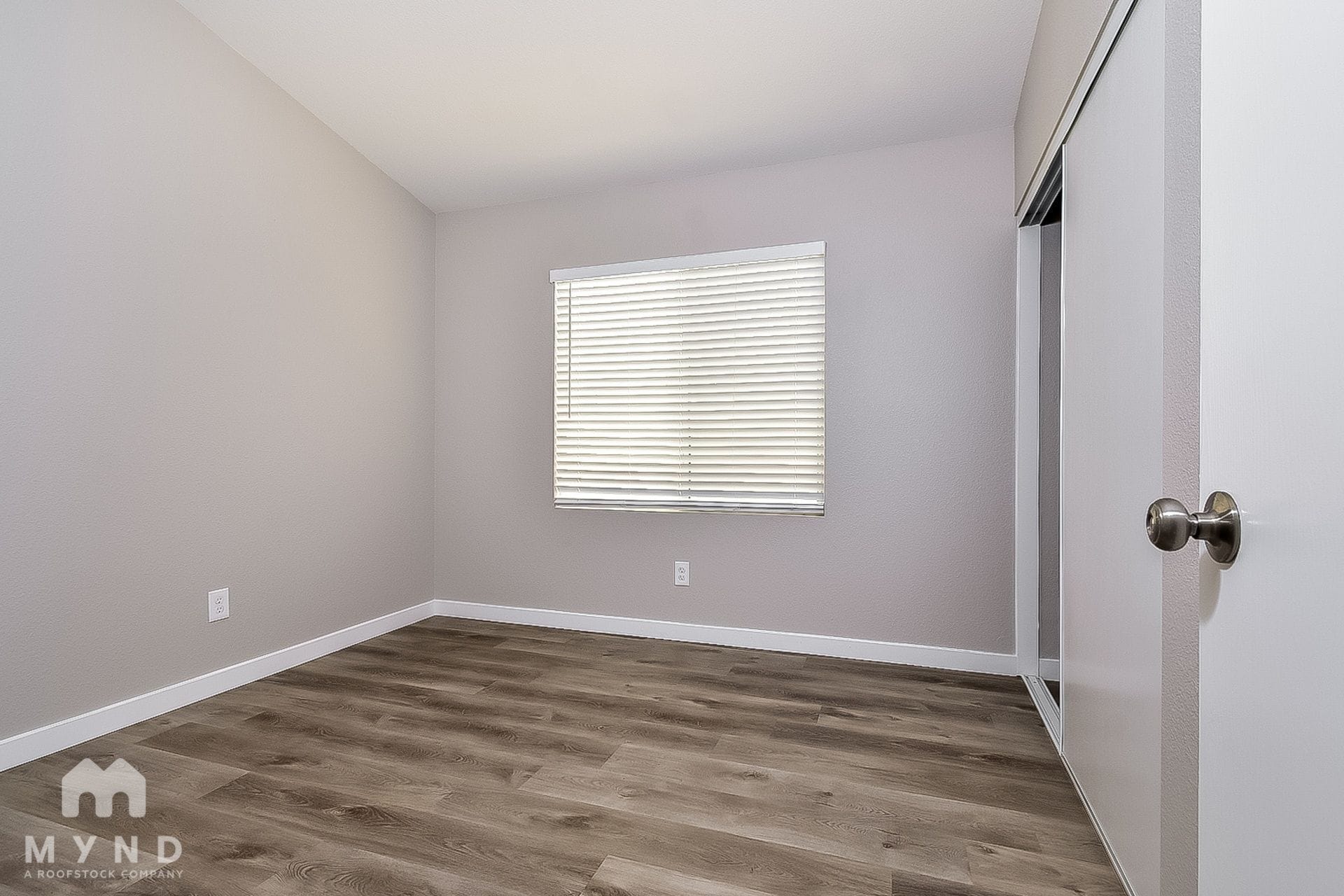 Building Photo - 8116 Dinsmore Dr