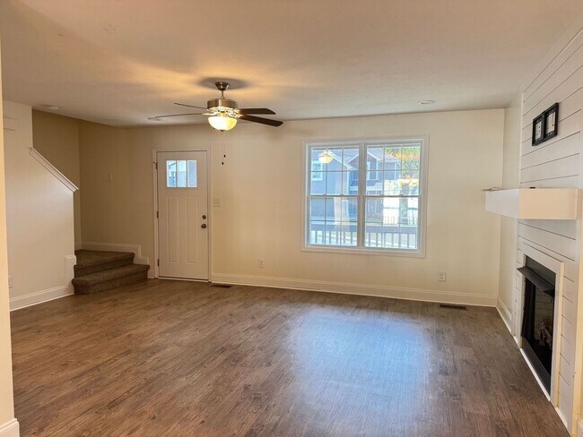 Building Photo - Move in Special! Beautiful Home Built in 2021! Open Floor Plan with 4bed/2.5 Bath and Fenced yard!