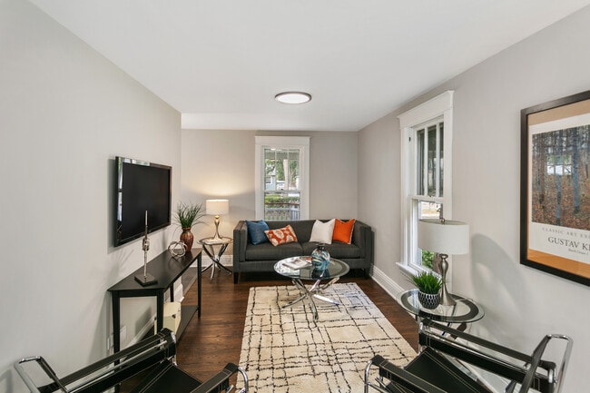 Building Photo - 1525 Burr Oak Rd