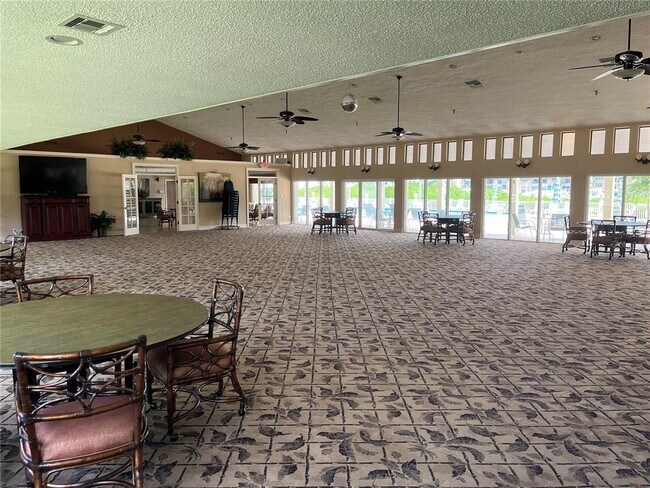 Building Photo - 8000 Sailboat Key Blvd S