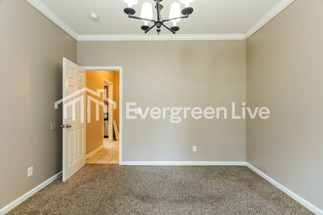 Building Photo - 6224 Pinebrook Cir