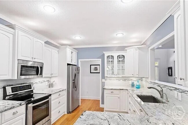 Building Photo - 259 Kelsall Dr