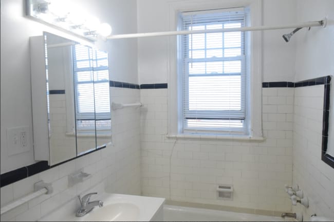 Building Photo - 6655 Berthold Ave