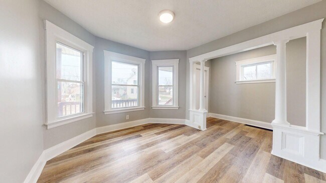 Building Photo - Lorain/W.73 neighborhood, updated 3 bed/1 bath single family house.