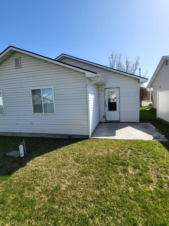 Building Photo - Cute Nampa Home