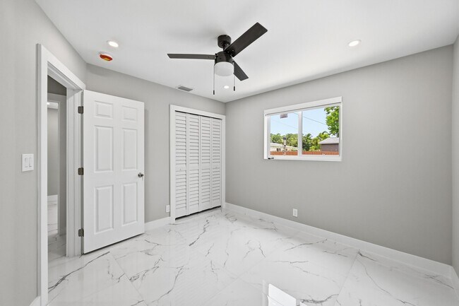 Building Photo - 4380 NW 59th Ct