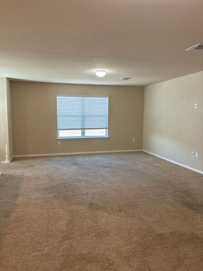 Building Photo - **Move-In Bonus! $500 Amazon Gift Card wit...