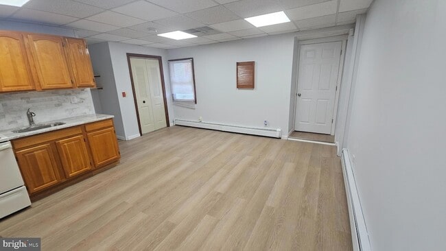 Building Photo - 117 S Warren St