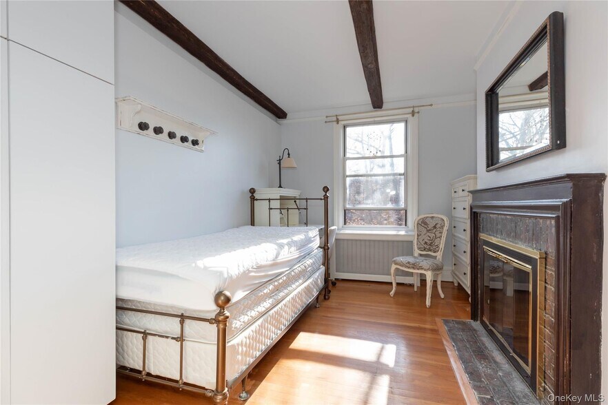 Building Photo - 64 Sagamore Rd