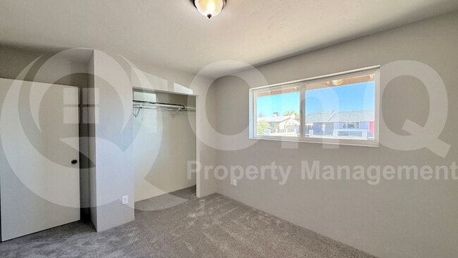 Building Photo - 326 E Harmony Ave