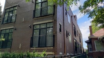 Building Photo - 4044 N Kedvale Ave