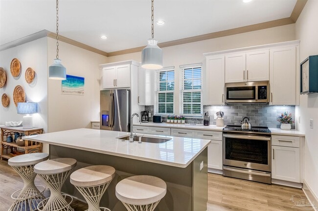 Building Photo - 70 Marthas Ln