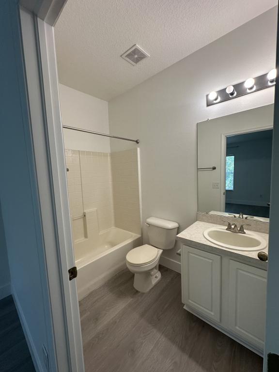 Building Photo - 15752 Fishhawk Falls Dr