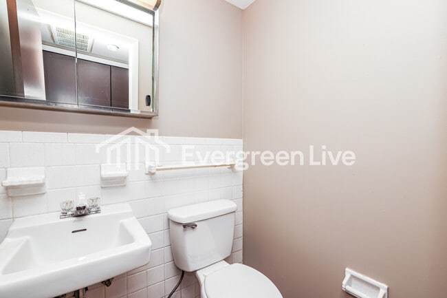 Building Photo - 4418 Procuniar Dr