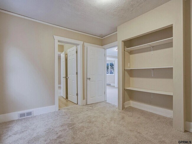 Building Photo - Two bedroom house for rent