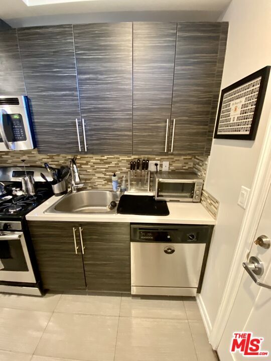 Building Photo - 2317 Scarff St