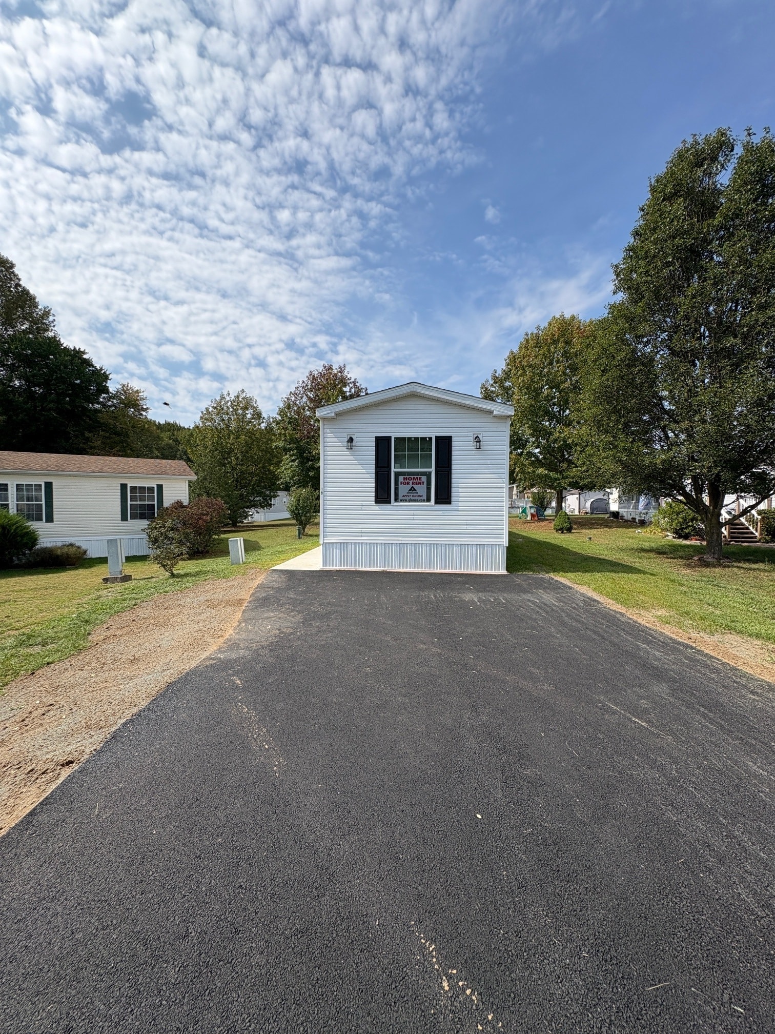 Building Photo - 16 Doe Dr